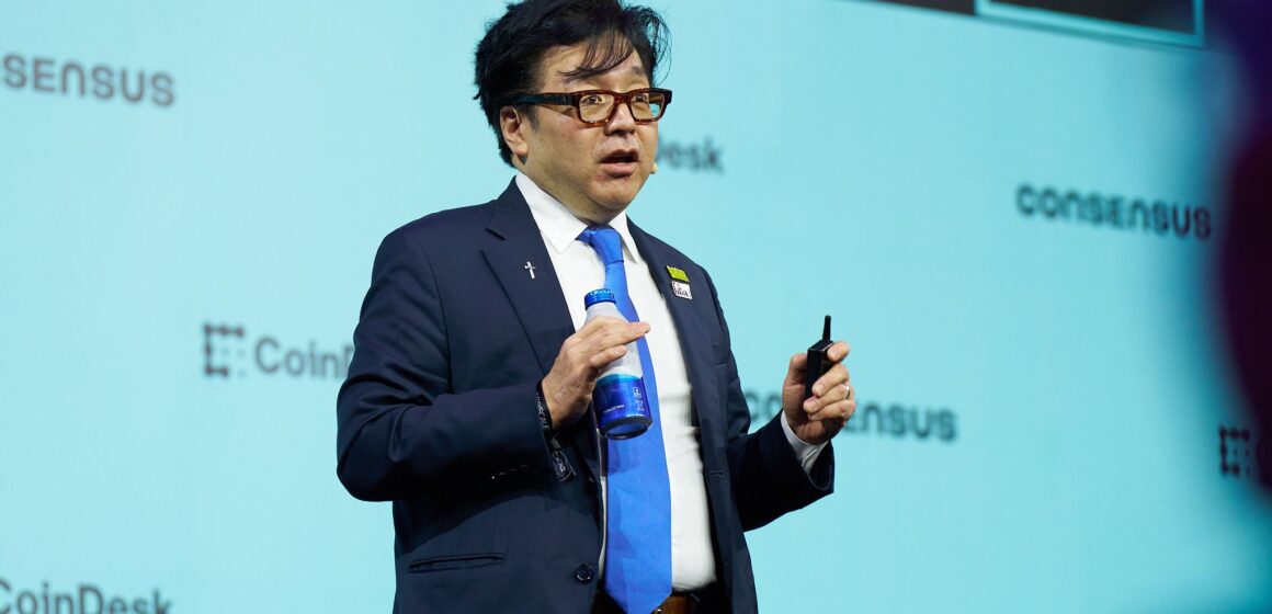 Tom Lee sees $2 trillion wealth transfer fueling crypto demand as Bitmine buys more ether