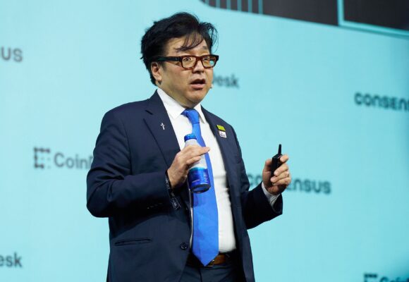 Tom Lee sees $2 trillion wealth transfer fueling crypto demand as Bitmine buys more ether